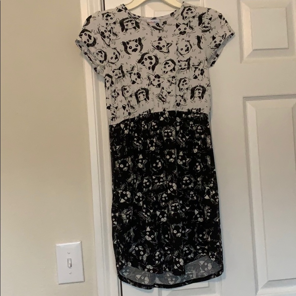 Cat print LuLaRoe Mae